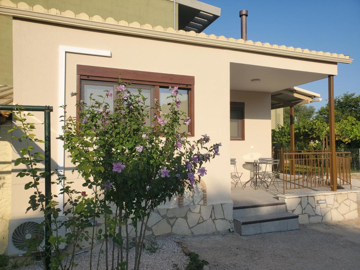 Backyard Apartment Kalligoni Экстерьер фото